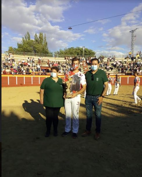 El iscariense Óliver García triunfa en un emotivo concurso de cortes en Fresno