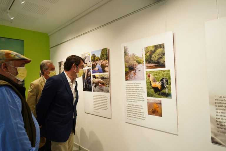 La Casa del Parque ‘Pinos Cimeros’ en la Sierra de Gredos acoge la exposición «Miguel Delibes, en defensa de la naturaleza y el mundo rural»