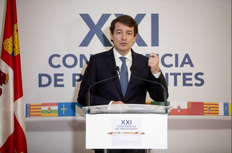 Mañueco agradece al Gobierno que acepte celebrar la Conferencia de Presidentes en Salamanca