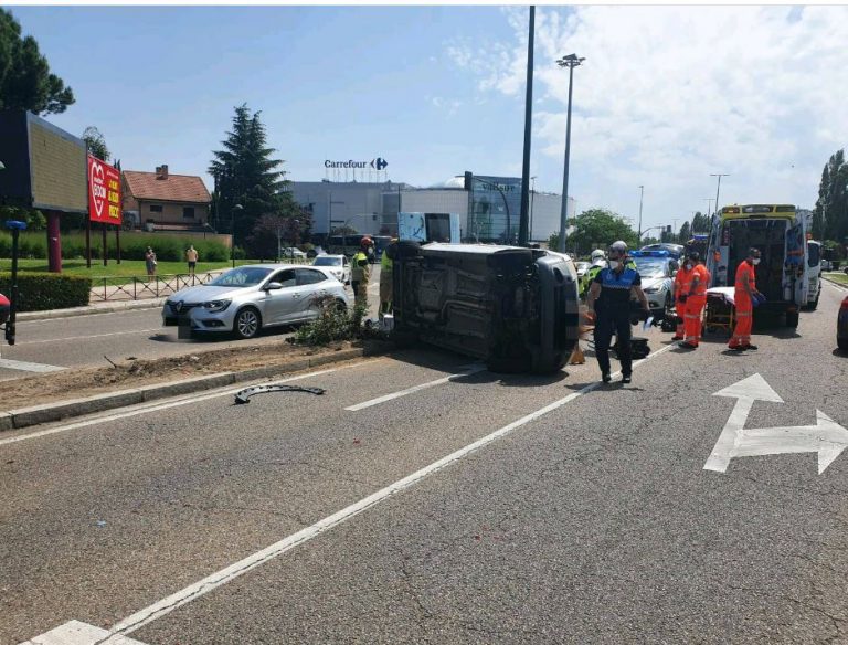 Heridas dos personas en un accidente de tráfico en la Avenida de Zamora de Valladolid