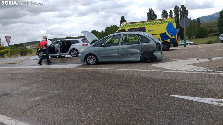 Fallece una mujer y otras tres personas resultan heridas en una colisión de dos turismos en la carretera CL-101 en Ólvega (Soria)
