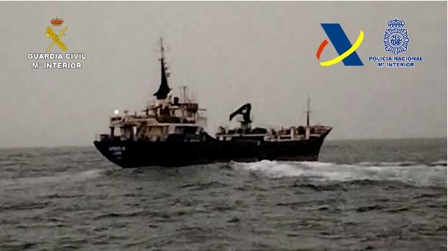Interceptado un buque cargado con 8.400 kilogramos de hachís en aguas de África Occidental