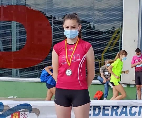 Celia Plaza consigue el bronce en el regional de atletismo juvenil