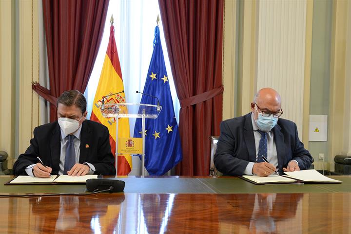 El Gobierno activa el plan de modernización de regadíos con un primer paquete por 332 millones de euros de inversión pública
