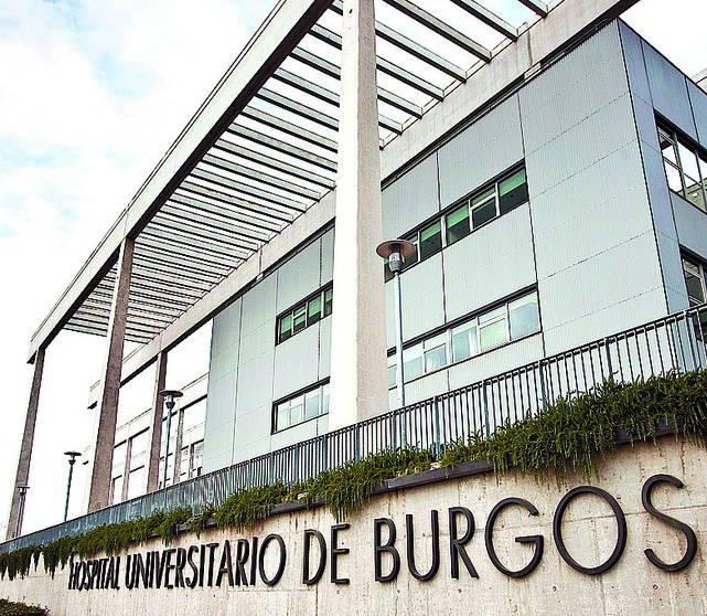 Verónica Casado visita el nuevo PET-TAC del Hospital de Burgos