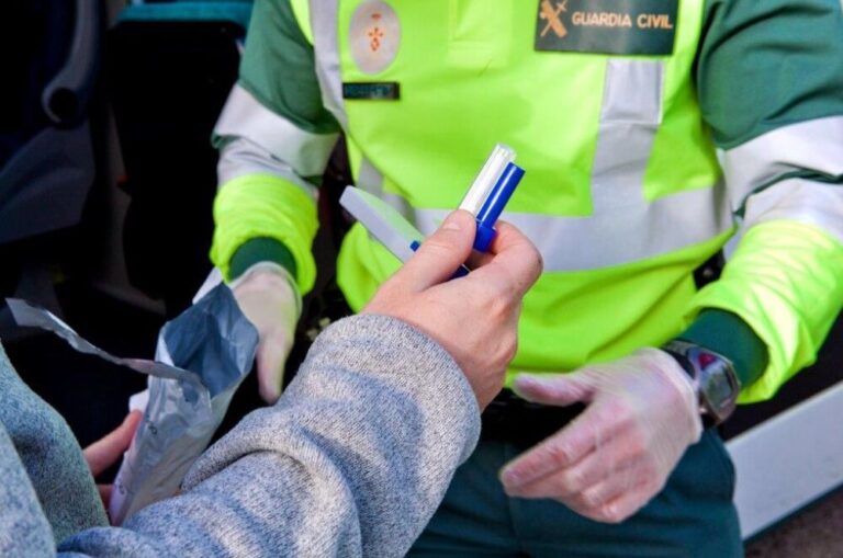 Tráfico intensifica los controles de alcohol y drogas entre los conductores