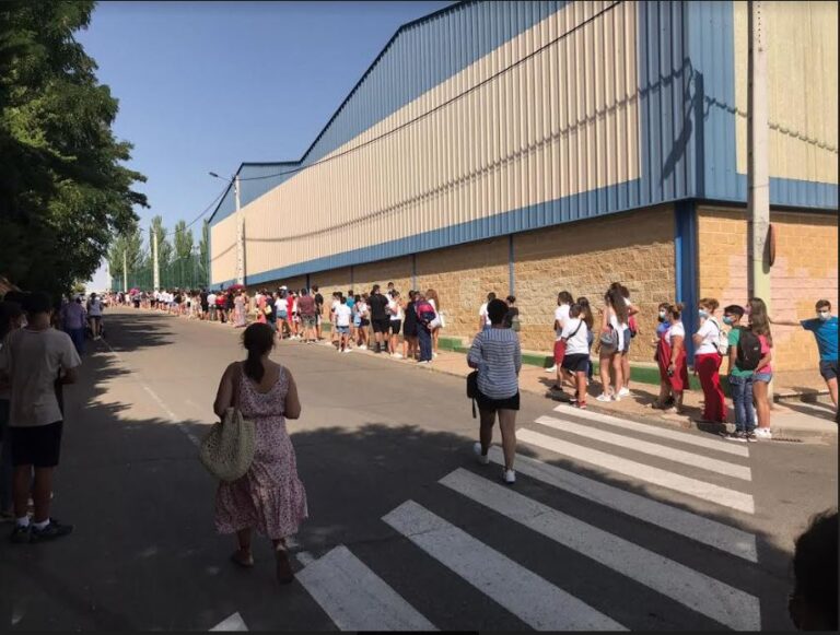 Medina del Campo: los adolescentes acuden de forma masiva a vacunarse frente a la Covid