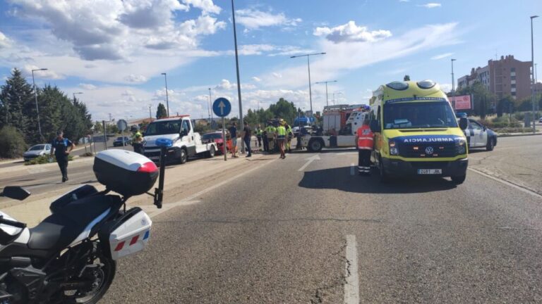Un policía municipal de Valladolid sufre un grave accidente en acto de servicio