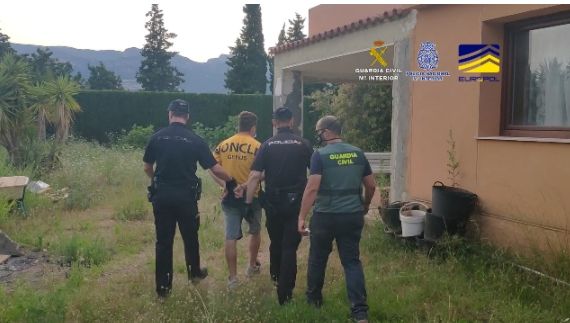 La Guardia Civil detiene a dos personas por el intento de robo con violencia a un joven