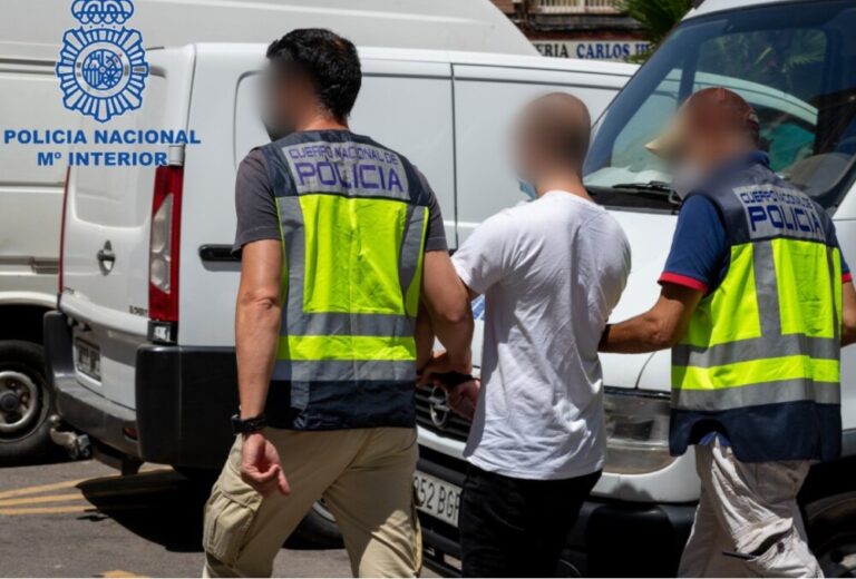 Detenidos cuatro individuos, incluyendo tres menores y una mujer, por robo con fuerza en Valladolid