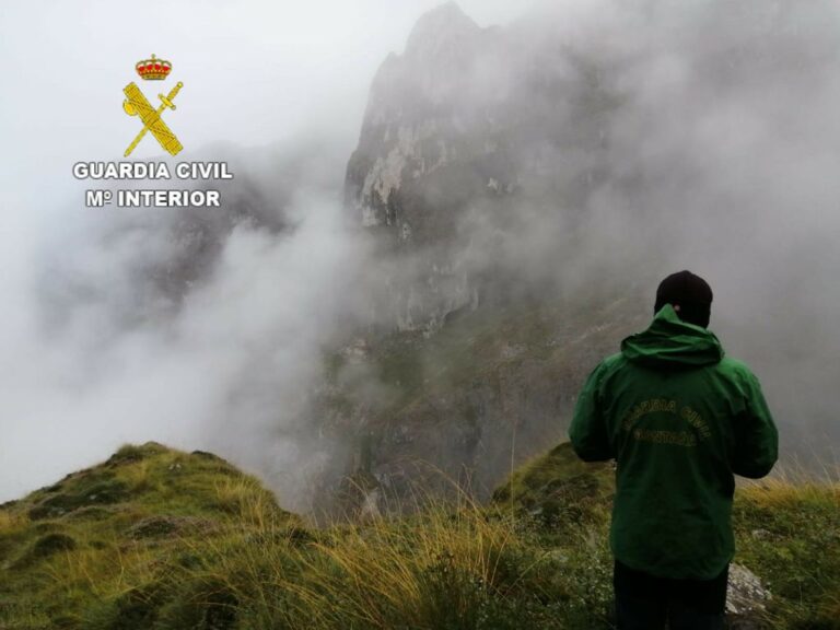 La Guardia Civil rescata el cuerpo del montañero fallecido en los Picos de Europa