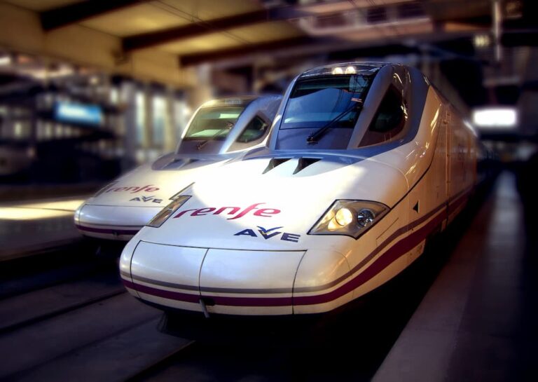Renfe programa la conexión directa en AVE de León y Ourense con Alicante