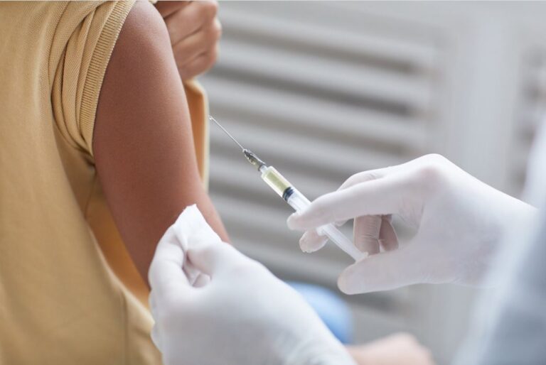 La mayoría de los internautas de La Voz opina que debería ser obligatoria la vacunación contra la COVID-19