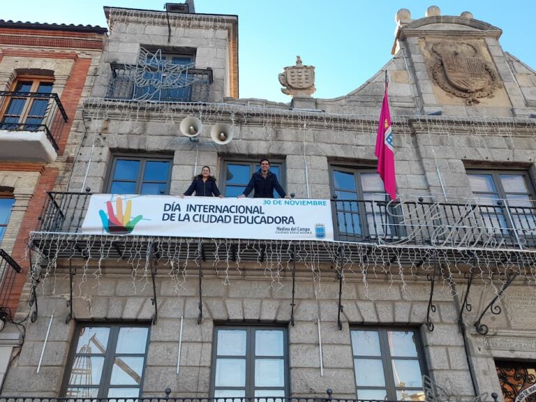 Exposición, manifiesto y taller intergeneracional para celebrar el Día Internacional de la Ciudad Educadora en Medina del Campo 