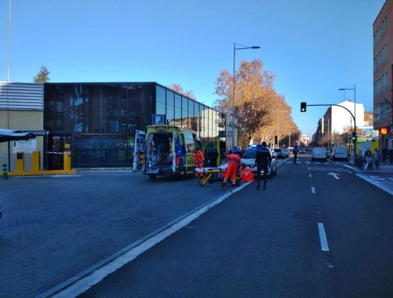Un herido en una colisión entre una moto y un coche en Valladolid