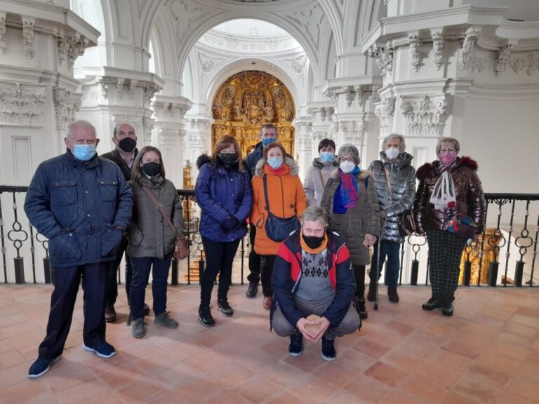 “El Bus del Vino” acerca visitantes a Rueda durante el puente de la Constitución