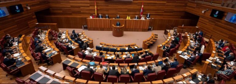 Economía y Hacienda presenta en las Cortes el mayor presupuesto de la historia para proteger a las personas, impulsar el crecimiento y con fiscalidad moderada