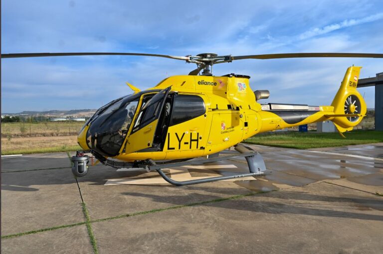 La Junta aprueba 26,1 millones de euros para contratar 16 helicópteros para labores de extinción de incendios hasta 2025