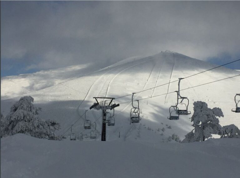El TSJCyL deniega la petición del Gobierno de cerrar las pistas de esquí de Navacerrada