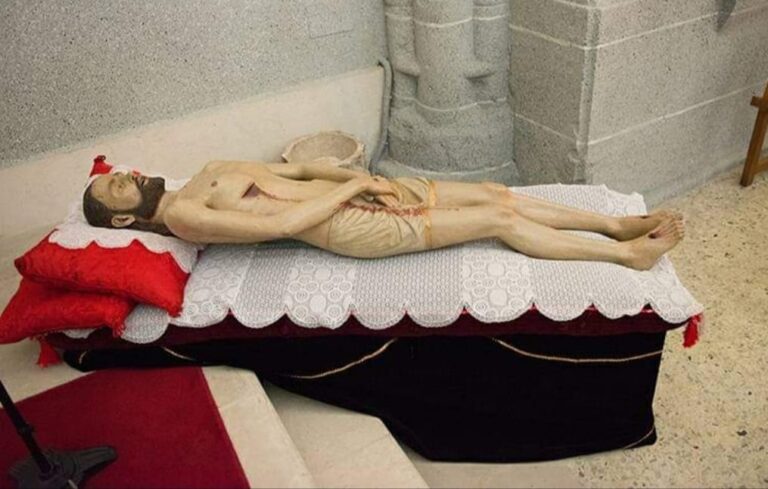 La Real Cofradía del Santo Sepulcro anuncia que su imagen titular se quedará en Medina del Campo