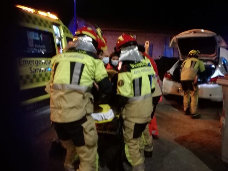Tres heridos tras una colisión entre un turismo y una furgoneta en Valladolid