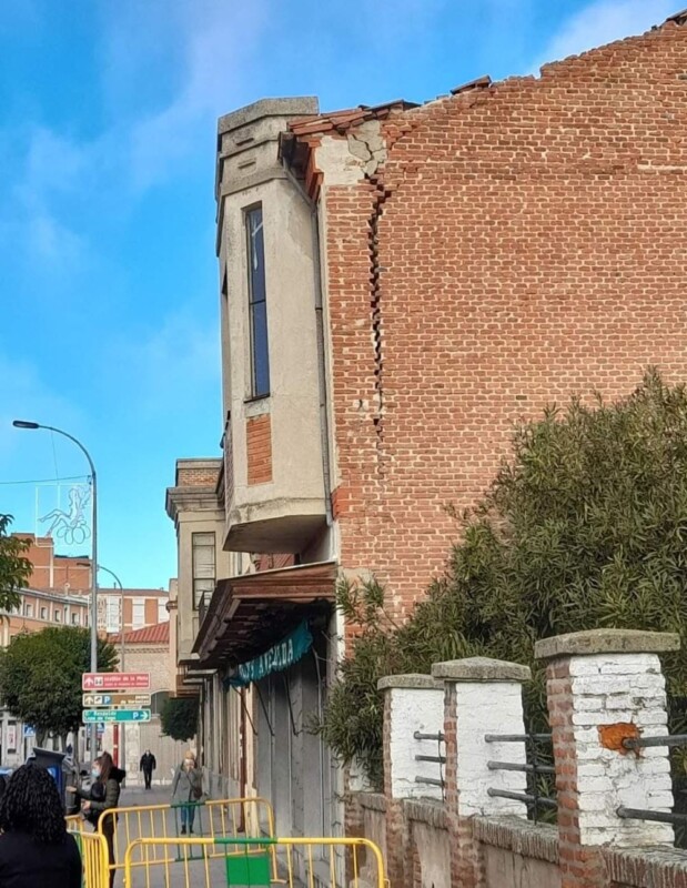 El PSOE de Medina solicita actuaciones ante el inminente derrumbe de un inmueble de Avenida Lope de Vega