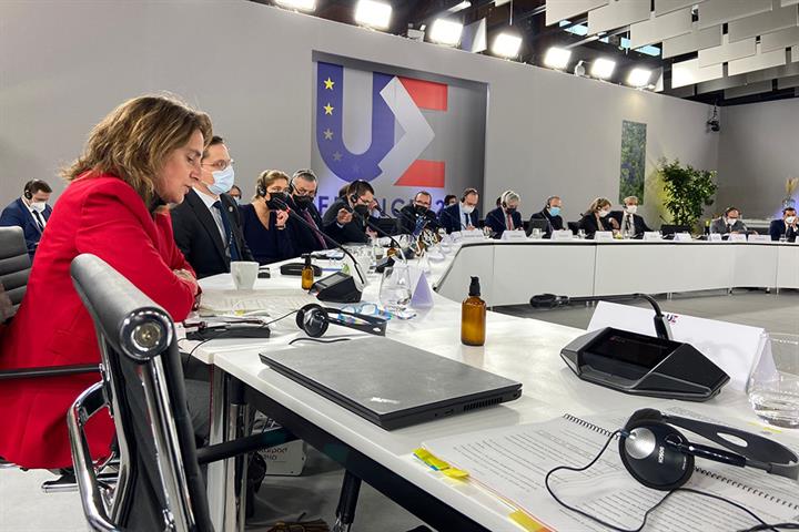 Teresa Ribera: «Ni el gas ni la nuclear cumplen los criterios para ser considerados sostenibles»