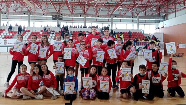 Los atletas del Castillo de la Mota se suben 22 veces al podio en la segunda jornada de ‘Atletismo divertido’