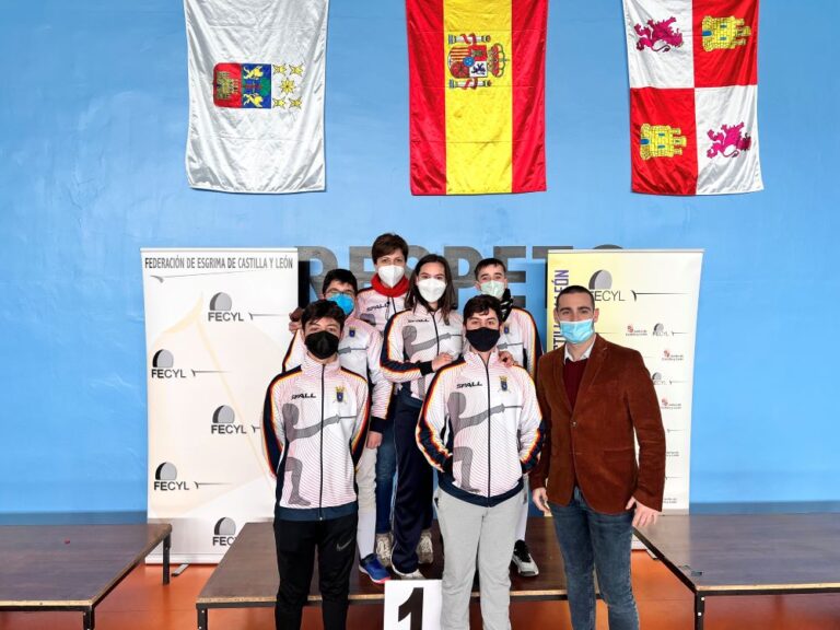 El Club de Esgrima El Duque se trae tres medallas de bronce del V Ranking Regional de Olmedo