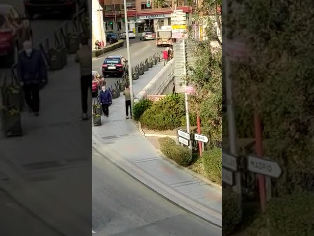 Libertad con cargos para el presunto autor de la agresión con arma blanca frente a las Reales Carnicerías