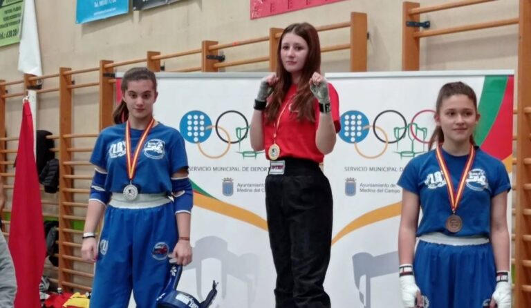 Alba Husillos se hace con dos oros en el regional de kickboxing de Medina del Campo