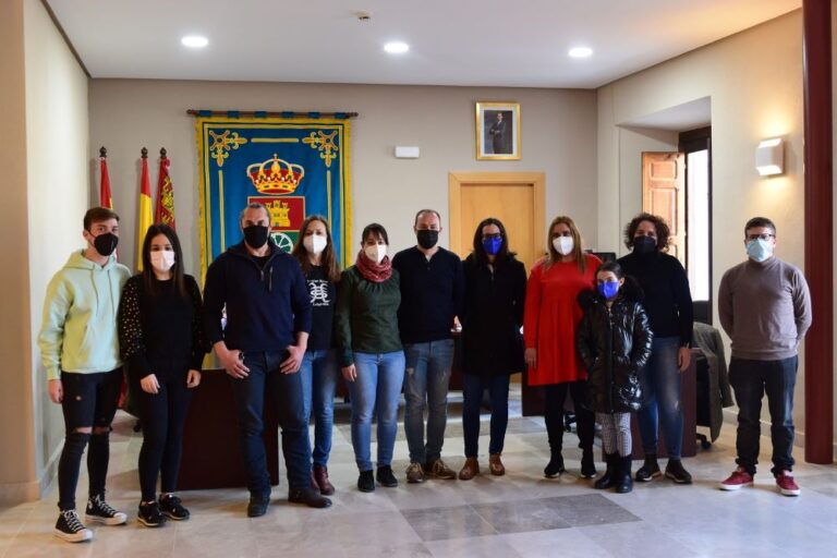 Rueda entrega los premios de su concurso de relatos y cuentos ‘Descubriendo nuevos lugares’
