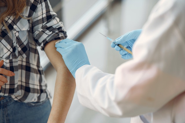 Sanidad refuerza el llamamiento a la vacunación contra la gripe en niños y mayores de 60 años en Castilla y León