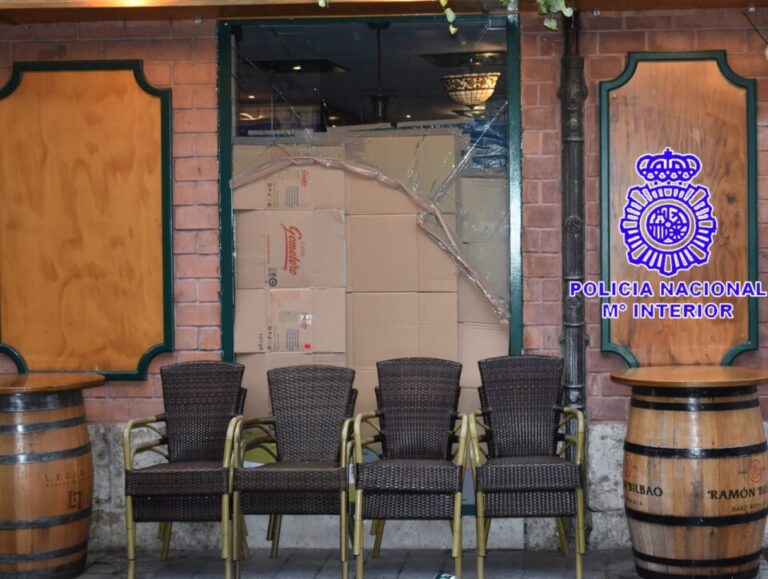 Detenidas tres personas por un presunto robo con fuerza en un bar del paseo Arco Ladrillo
