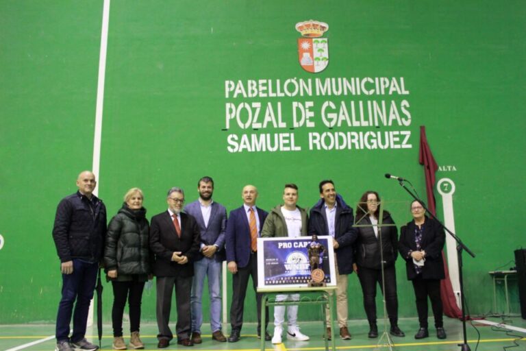 Pozal de Gallinas bautiza a su polideportivo municipal con el nombre del deportista Samuel Rodríguez