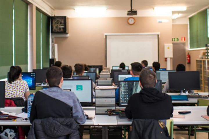 Última semana para solicitar las becas para el curso 2022-2023