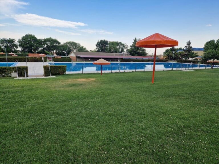 Piscina Municipal verano Medina en Medina del Campo