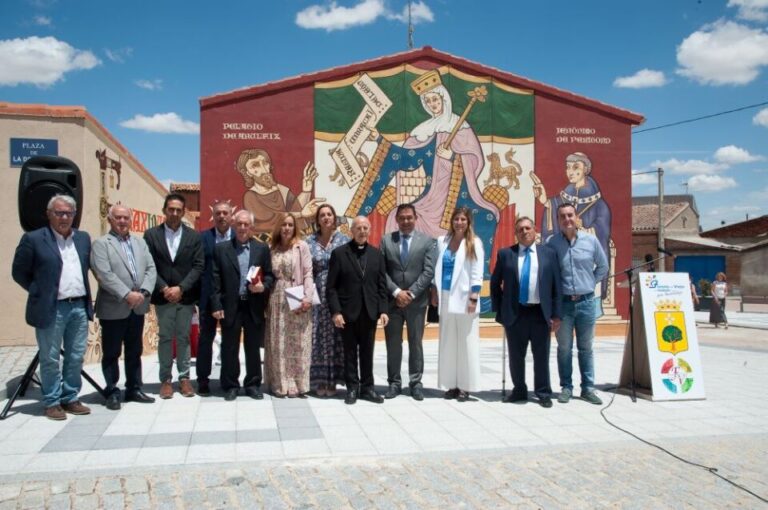 Fresno el Viejo inaugura su Plaza del Castillo de la Orden, nuevos locales parroquiales y un mural medieval