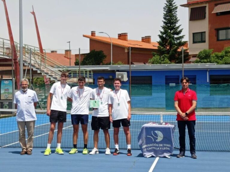 Los júnior del Club de Tenis de Medina se proclaman subcampeones en el autonómico por equipos
