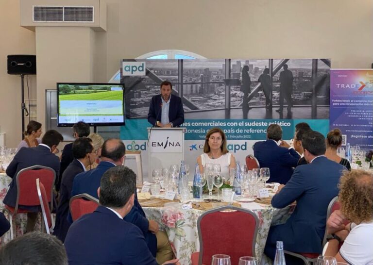El Ayuntamiento de Valladolid analiza las relaciones comerciales y empresariales con el sudeste asiático