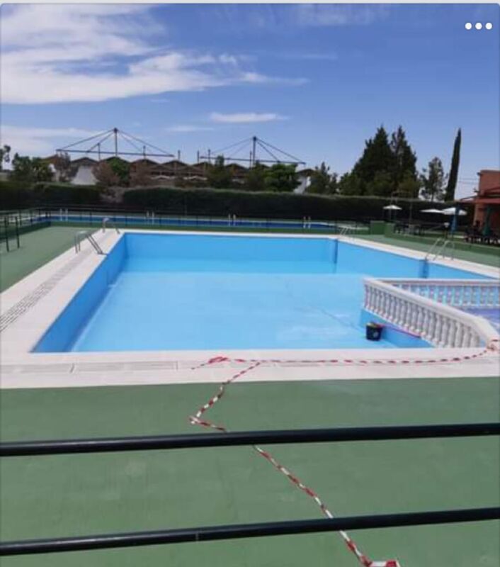 El PSOE de Nava del Rey denuncia, de nuevo, el estado de la piscina municipal