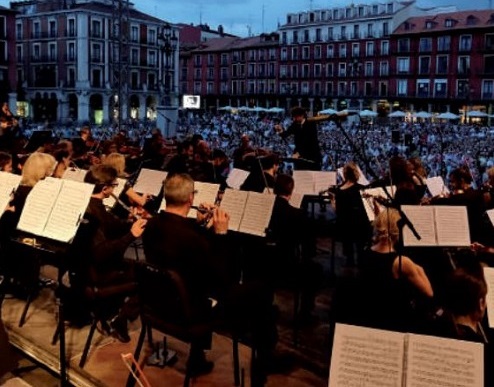 La Plaza Mayor de Valladolid acoge esta noche un concierto gratuito de la OSCyL