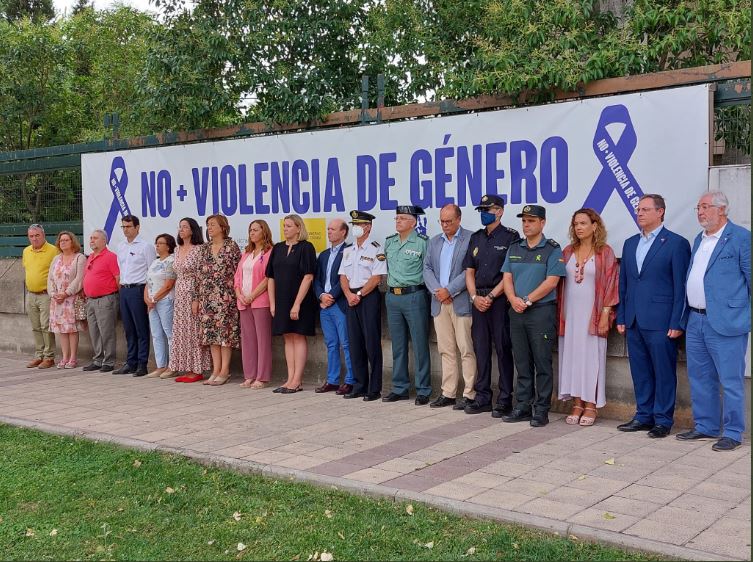 Minuto de silencio en las subdelegaciones por el presunto asesinato machista, sucedido en Valladolid