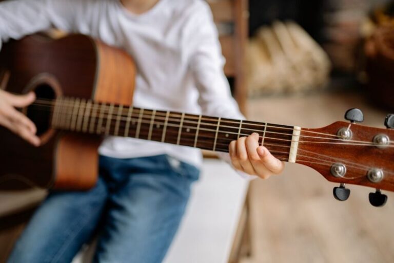 La Escuela Municipal de Música convocó una nueva plaza de profesor de guitarra en agosto