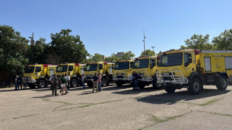 Seis nuevos camiones autobomba lucharán contra los incendios forestales en Castilla y León