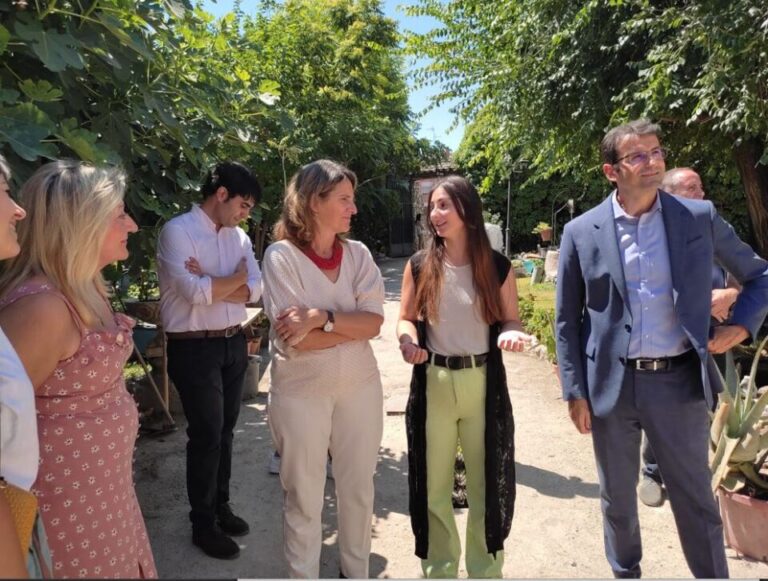 La ministra Teresa Ribera visita Olmedo y Matapozuelos para conocer los proyectos del Programa Campus Rural