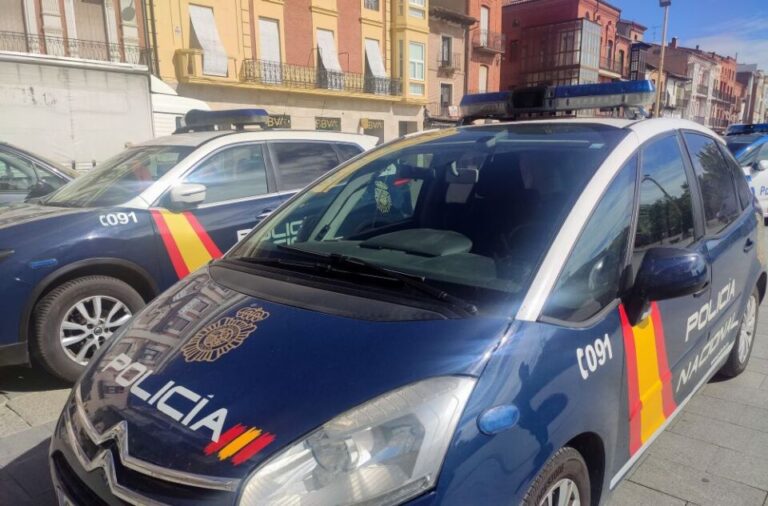 Detenido un hombre como presunto autor de la quema de varios contenedores y dos vehículos en Valladolid