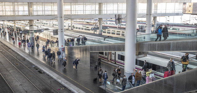 Renfe inicia la temporada estival con los trenes playeros entre Castilla y León y las playas del Cantábrico