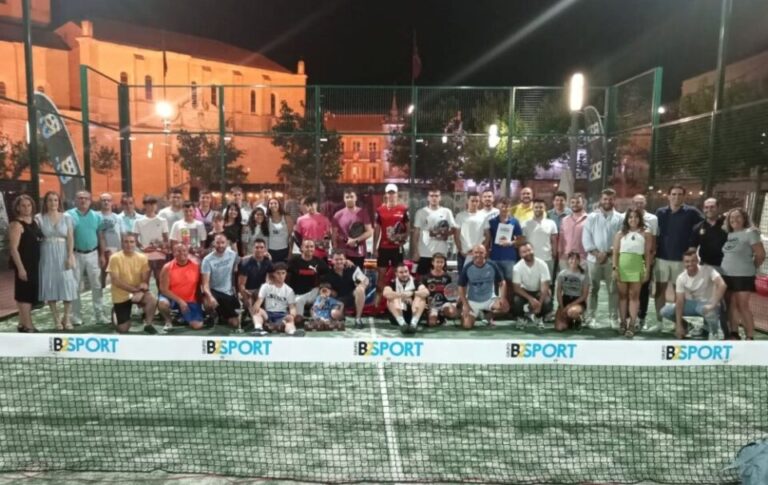 El torneo de pádel ‘Grupo B2 Sport Villa de las Ferias’ cierra su duodécima edición con la participación de más de 130 parejas