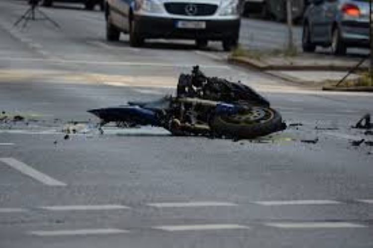 Fallece un motorista en un accidente en Mombeltrán (Ávila)